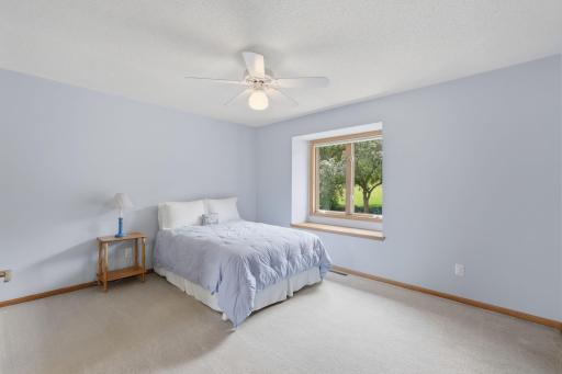 5025 W 94th Street, Bloomington, MN 55437