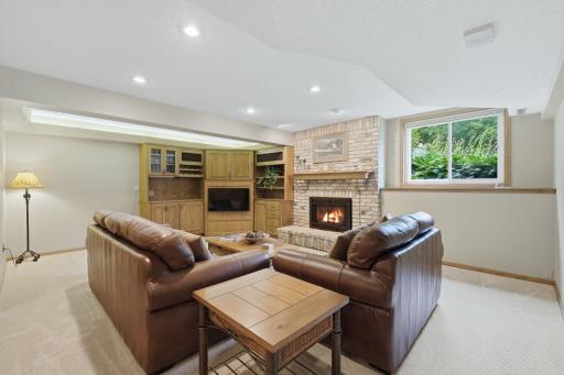 5025 W 94th Street, Bloomington, MN 55437