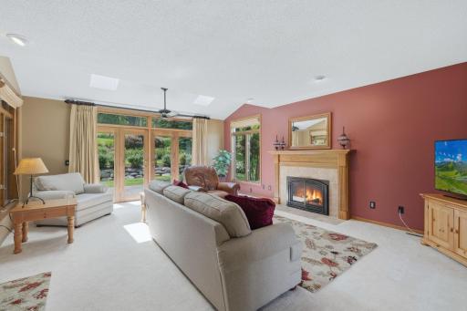 5025 W 94th Street, Bloomington, MN 55437