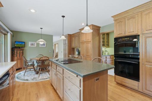 5025 W 94th Street, Bloomington, MN 55437