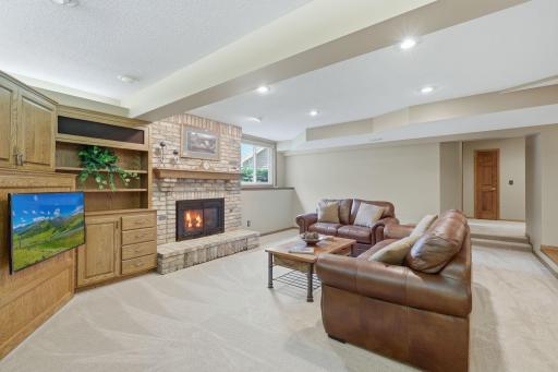 5025 W 94th Street, Bloomington, MN 55437