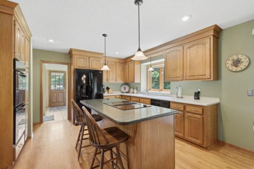5025 W 94th Street, Bloomington, MN 55437