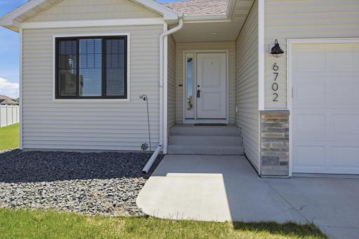 6702 72nd Avenue S, Horace, ND 58047