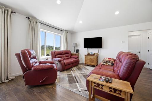 6702 72nd Avenue S, Horace, ND 58047
