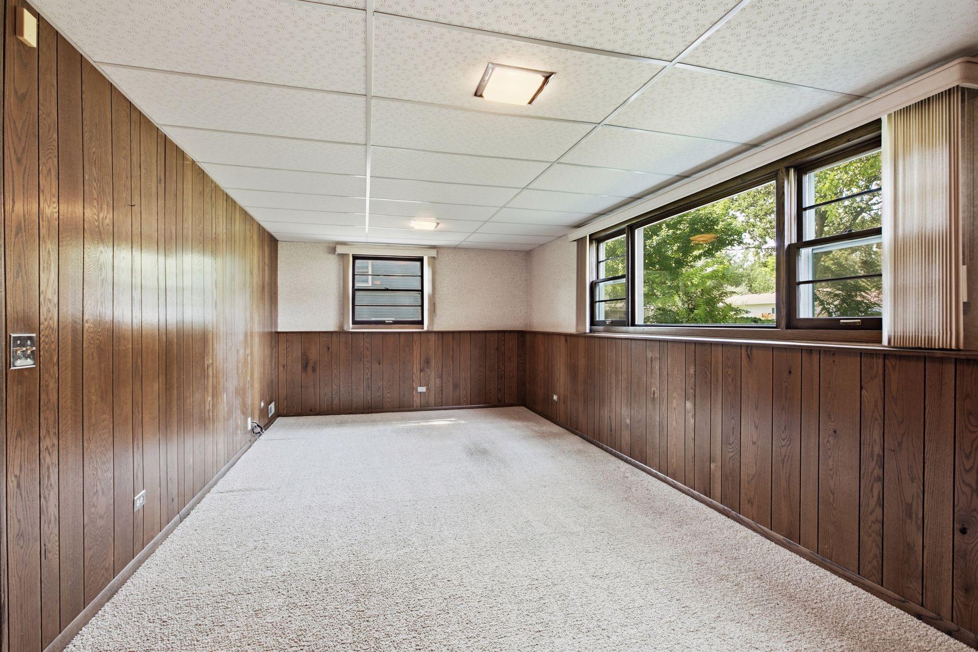 Lowel Level family room