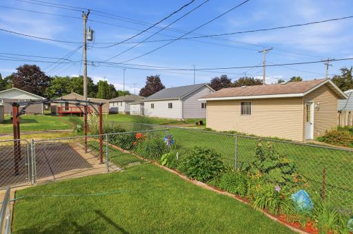 1011 E 5th Street, Winona, MN 55987