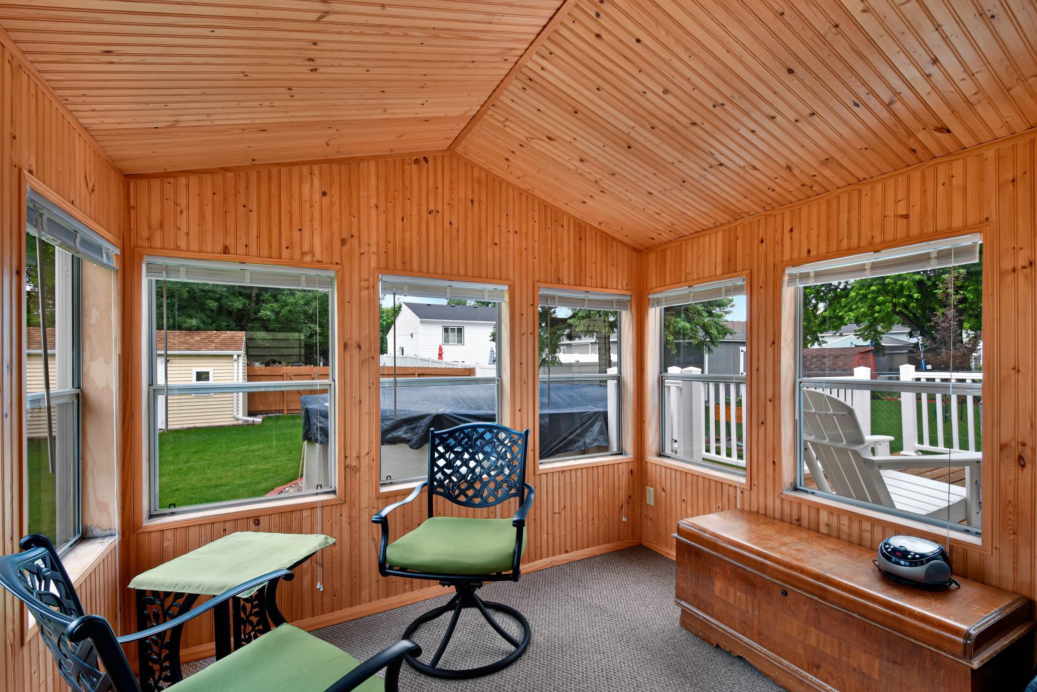 Three season porch