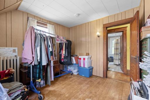 553 Manomin Avenue, Saint Paul, MN 55107