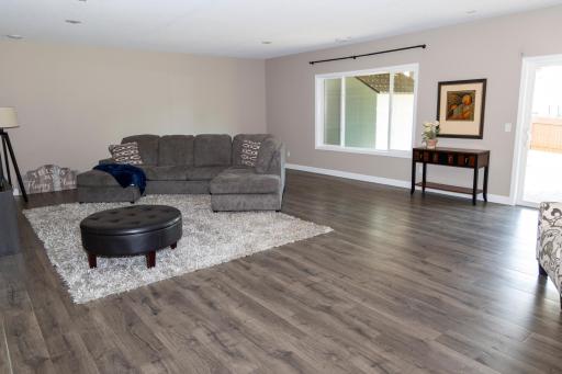 1364 Ridge Lane, Shakopee, MN 55379