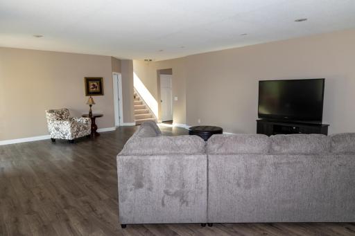 1364 Ridge Lane, Shakopee, MN 55379