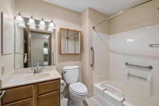 500 County Road B W, 235, Saint Paul, MN 55113