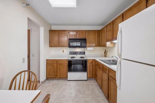 500 County Road B W, 235, Saint Paul, MN 55113