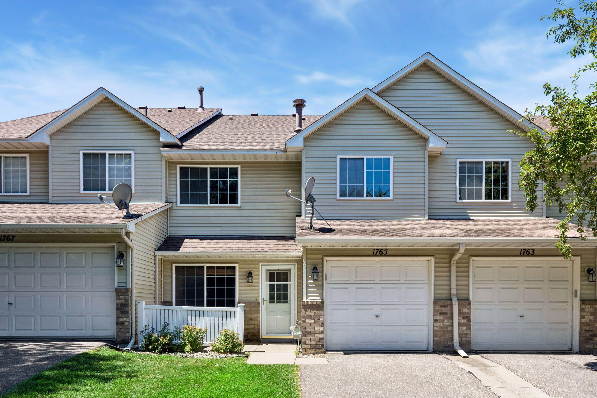 2 bedroom-2 bath townhouse with a 2022 roof!