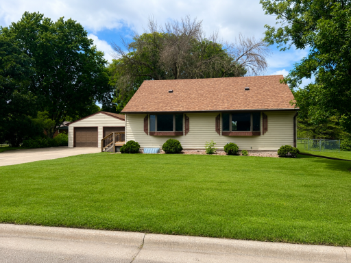 720 22nd Street NE, Owatonna, MN 55060