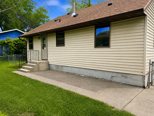 720 22nd Street NE, Owatonna, MN 55060