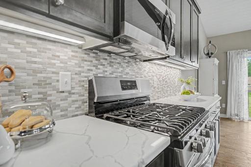 Gorgeous granite counters & tile backsplash!!