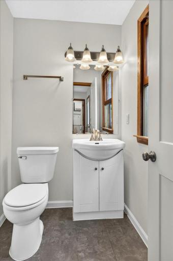 2207 Holloway Avenue E, Saint Paul, MN 55109