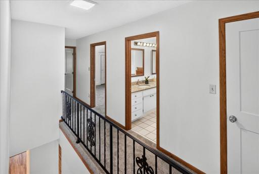 2207 Holloway Avenue E, Saint Paul, MN 55109
