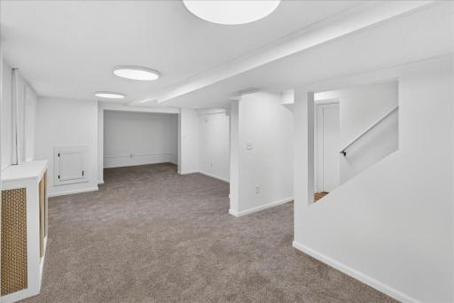 2207 Holloway Avenue E, Saint Paul, MN 55109