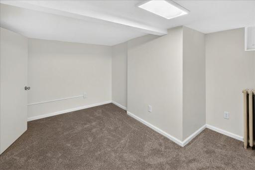 2207 Holloway Avenue E, Saint Paul, MN 55109