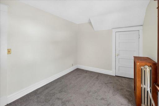 2207 Holloway Avenue E, Saint Paul, MN 55109