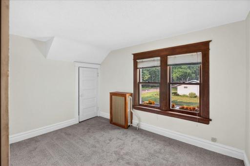 2207 Holloway Avenue E, Saint Paul, MN 55109