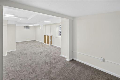 2207 Holloway Avenue E, Saint Paul, MN 55109