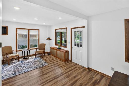 2207 Holloway Avenue E, Saint Paul, MN 55109