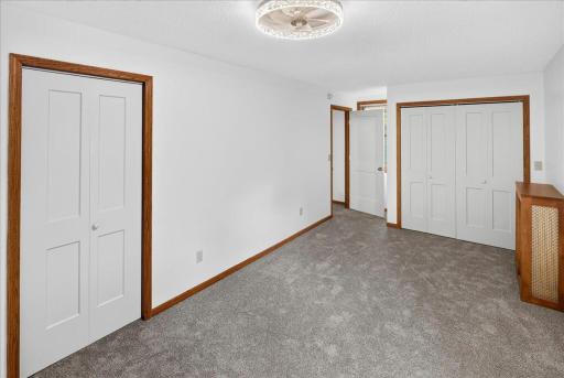 2207 Holloway Avenue E, Saint Paul, MN 55109