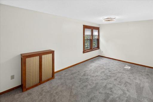 2207 Holloway Avenue E, Saint Paul, MN 55109