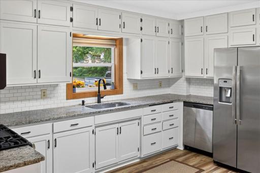 2207 Holloway Avenue E, Saint Paul, MN 55109