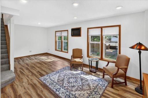 2207 Holloway Avenue E, Saint Paul, MN 55109