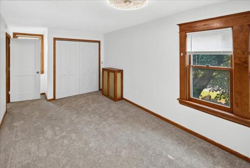 2207 Holloway Avenue E, Saint Paul, MN 55109