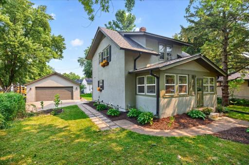 2207 Holloway Avenue E, Saint Paul, MN 55109