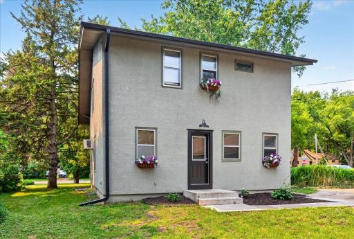 2207 Holloway Avenue E, Saint Paul, MN 55109