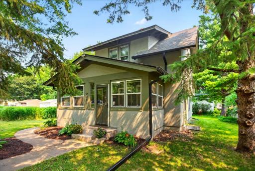 2207 Holloway Avenue E, Saint Paul, MN 55109