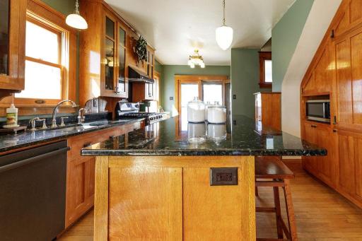121 N 5th Street, Montevideo, MN 56265