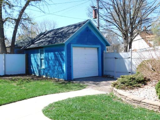 121 N 5th Street, Montevideo, MN 56265