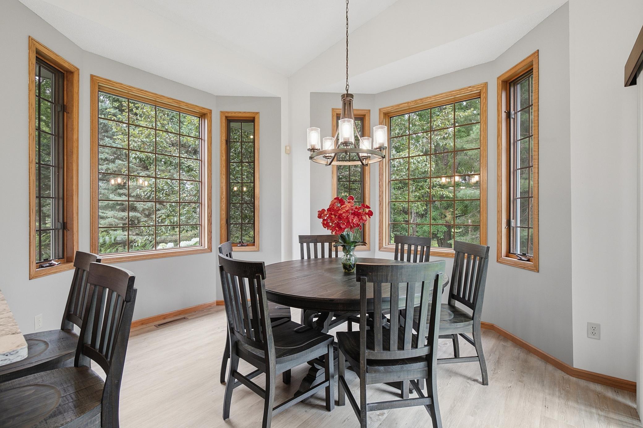 Bird watching at breakfast, anyone?