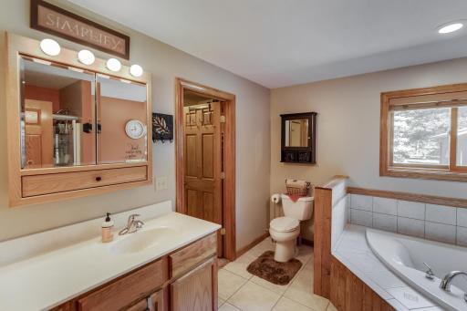 Main Bathroom Suite