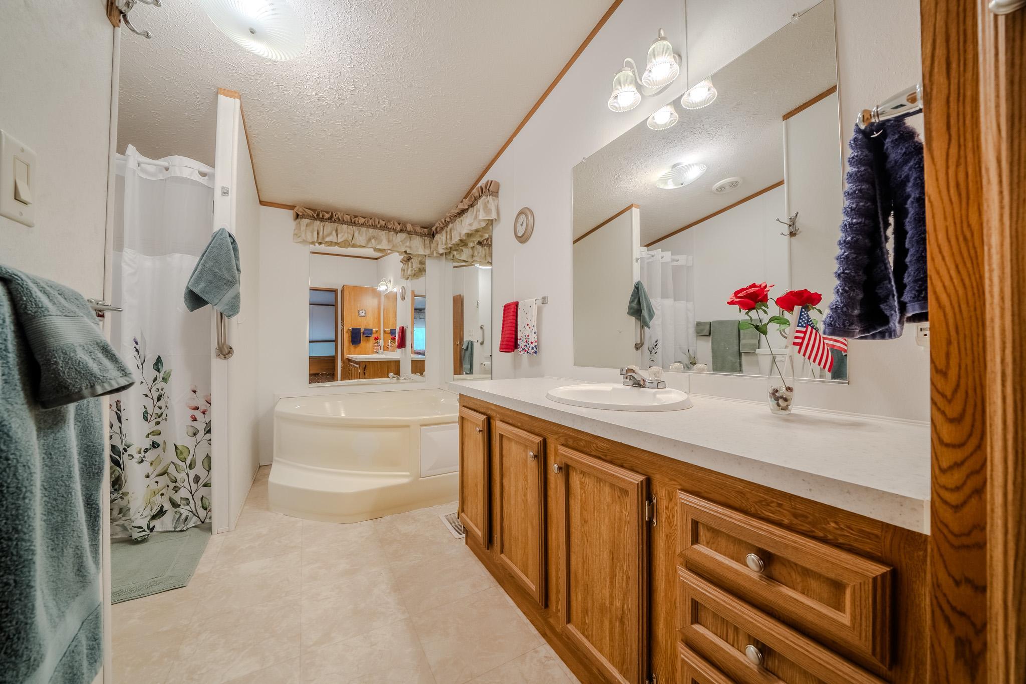 Primary bath with jetted tub