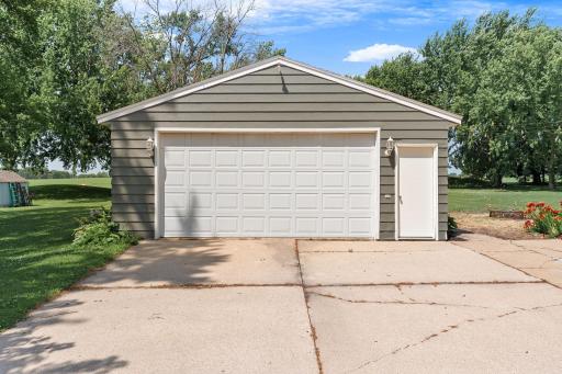 22341 570th Avenue, Austin, MN 55912