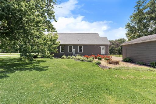 22341 570th Avenue, Austin, MN 55912