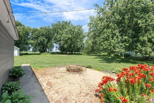 22341 570th Avenue, Austin, MN 55912