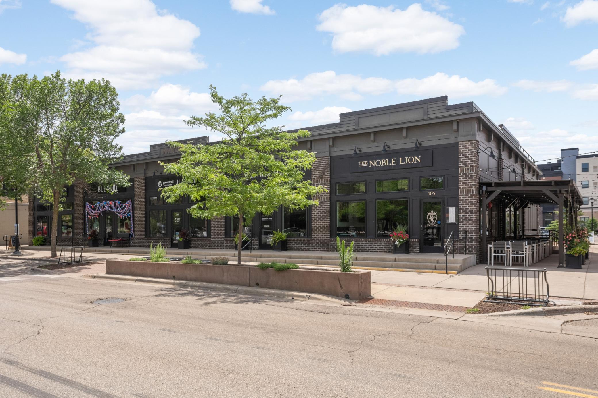 Local shops and restaurants!