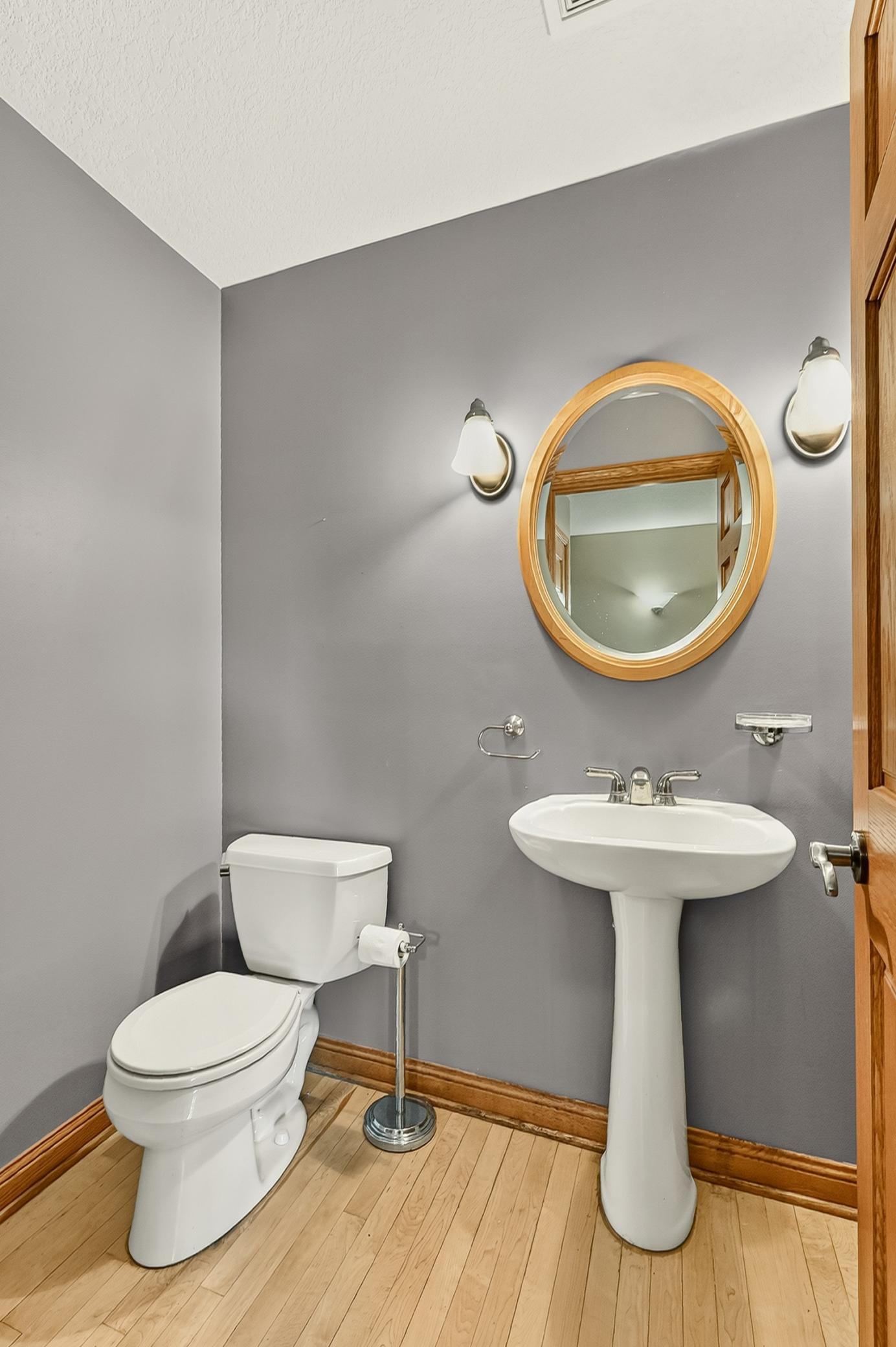 Bathroom 1.jpg