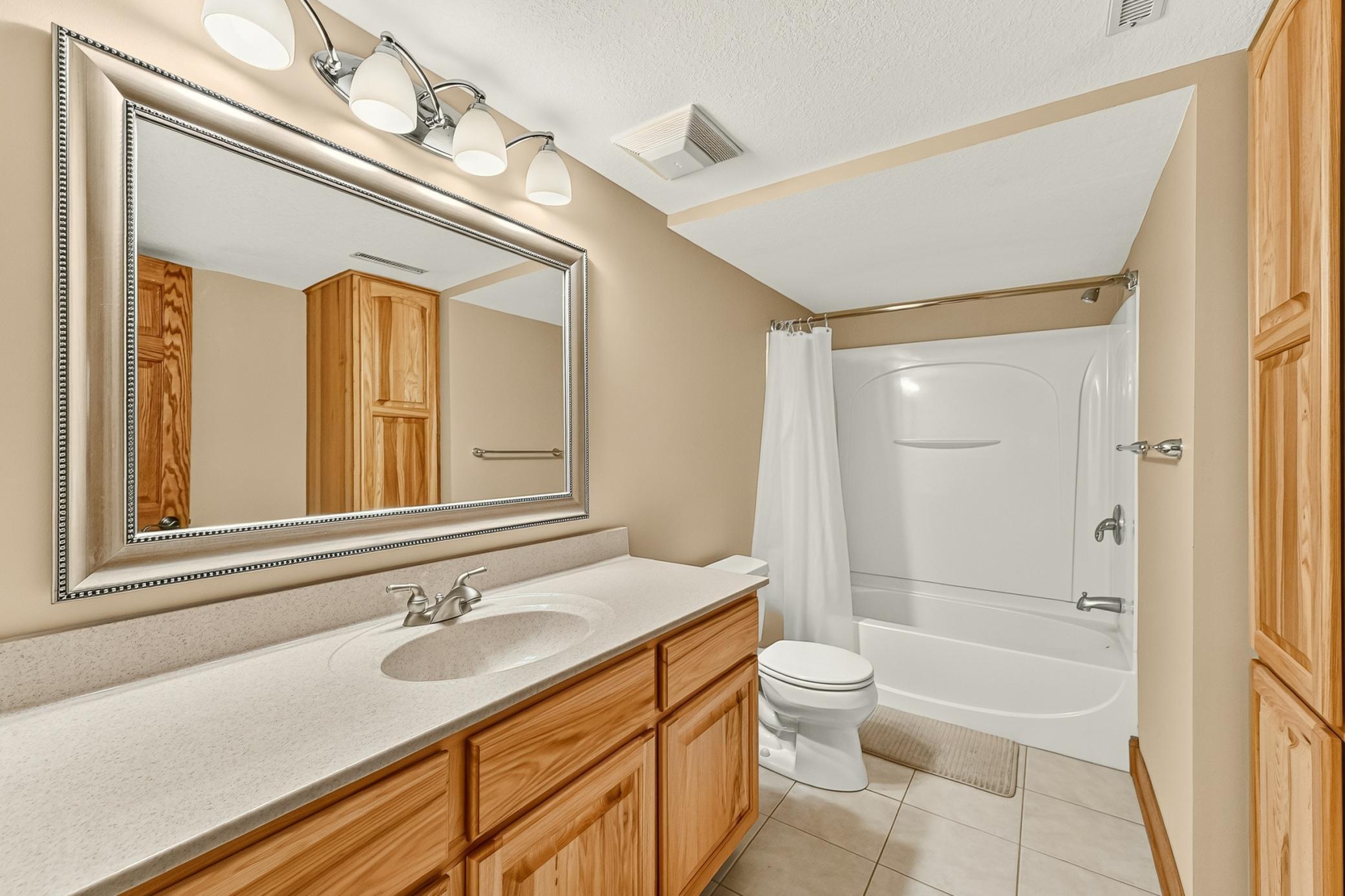 Bathroom 3.jpg