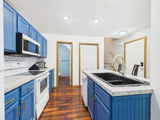 1853 Riverwood Drive, 4, Burnsville, MN 55337