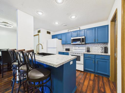 1853 Riverwood Drive, 4, Burnsville, MN 55337
