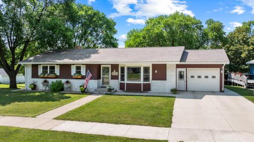 CURB APPEAL, LOCATION, DESIGN, 5+ BEDS, SO MUCH TO LOVE!